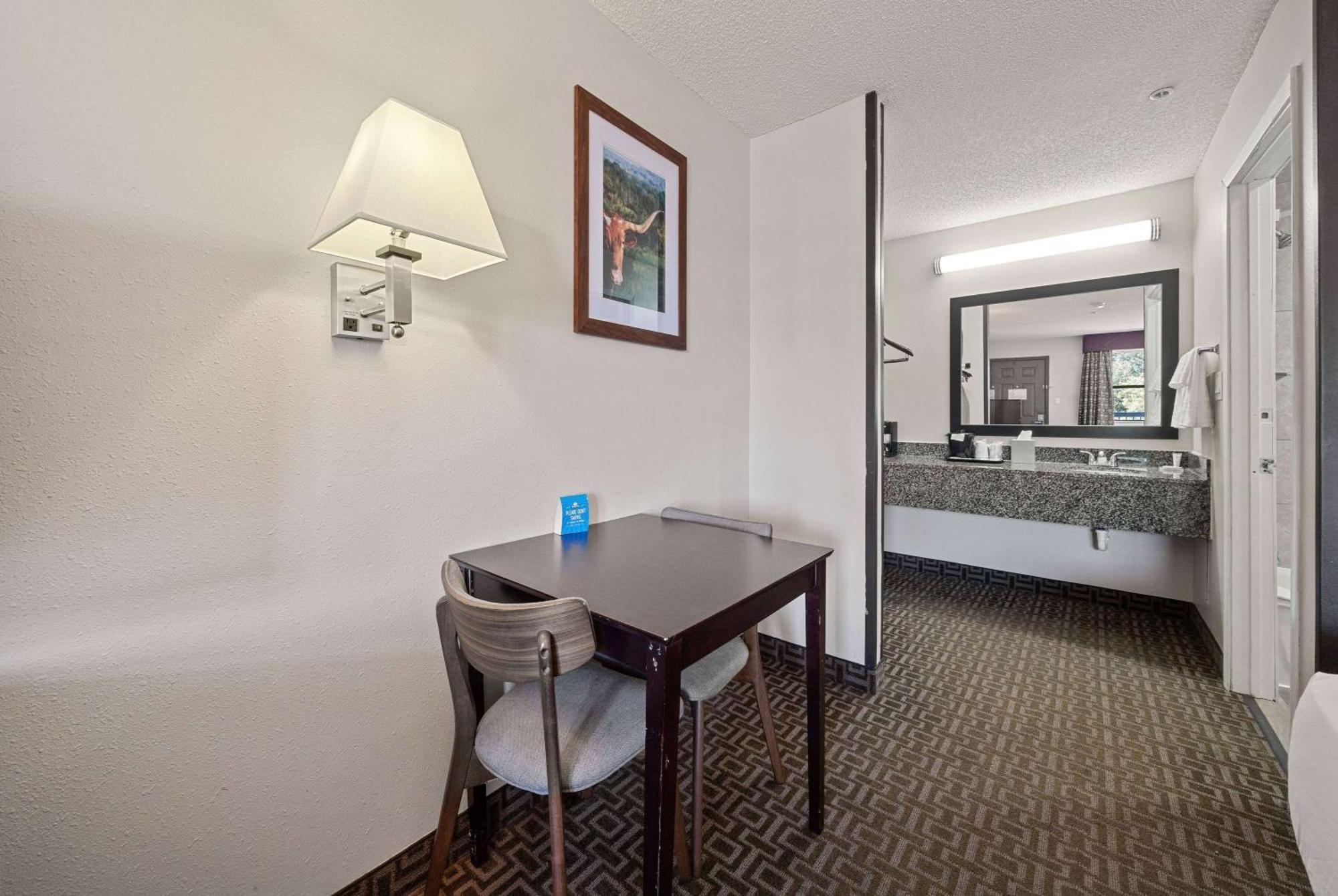 Days Inn By Wyndham Round Rock Eksteriør billede