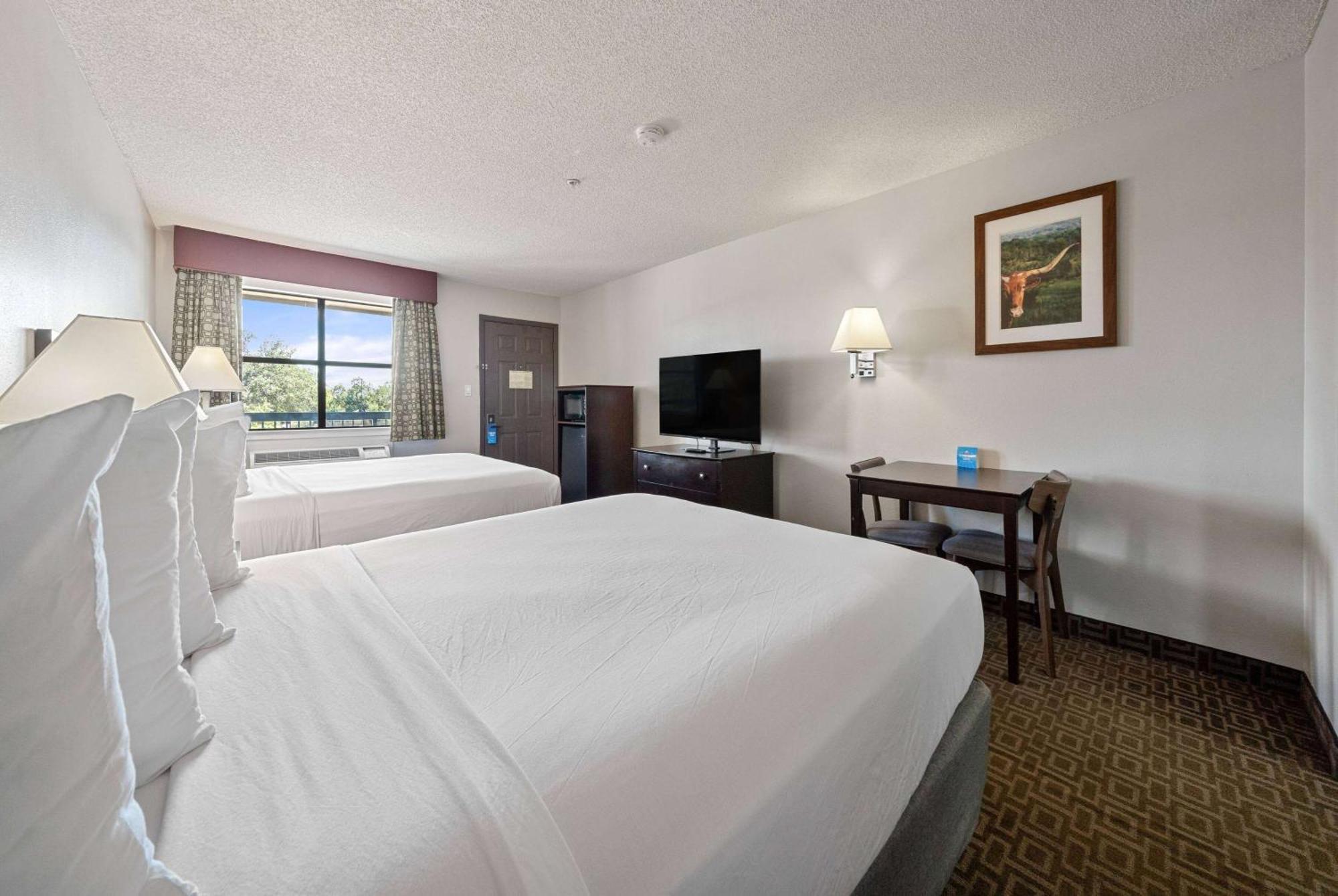 Days Inn By Wyndham Round Rock Eksteriør billede